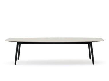 ELLISSE LOW - Oval powder coated aluminium garden table by Varaschin