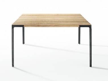 FAN - Square dining table by Desalto