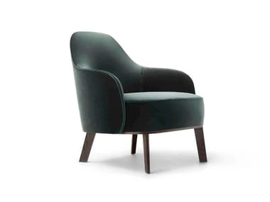 FANTINO - Upholstered armchair with armrests by Lema