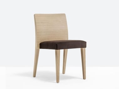 GLAM 431 - Upholstered oak chair by Pedrali