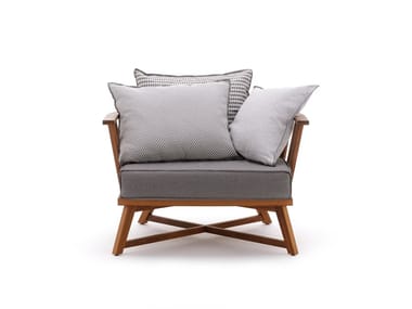 INOUT 707 - Oak garden armchair with armrests by Gervasoni