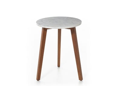 INOUT 744 - Round iroko coffee table with top in white Carrara marble by Gervasoni