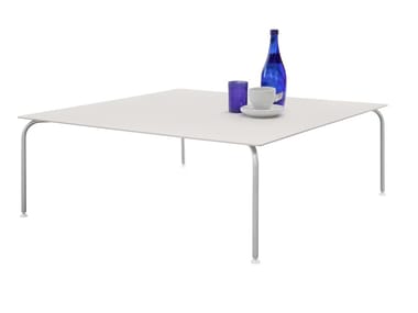 JUBEAE - Square powder coated aluminium garden side table by Coro