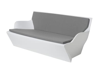 KAMI YON - Polyethylene garden sofa by Slide