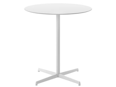 KOBE - Round garden table with 4-star base by Desalto