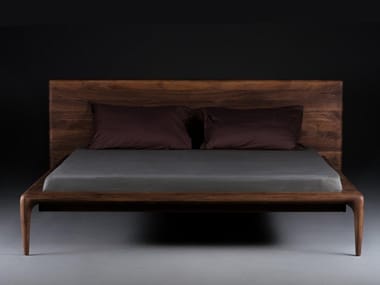 LATUS - Solid wood bed by Artisan