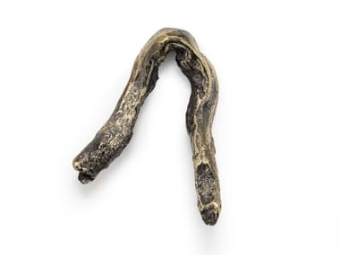 LIMB EA1027 - Brass furniture handle by Pullcast