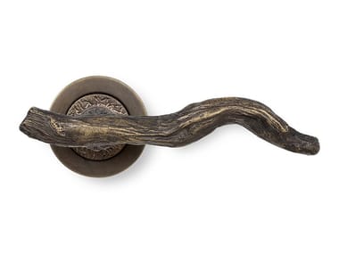 LIMB EA1050 - Brass door handle by Pullcast