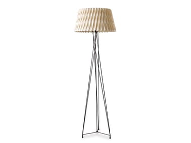 LOLA - Handmade wood veneer and metal floor lamp by LZF