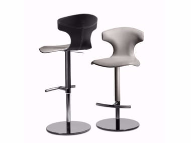 MONTERA - Counter stool with footrest by Poltrona Frau