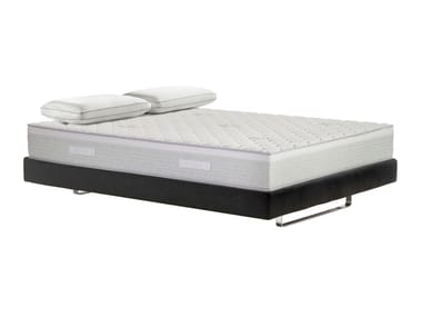 RIPOSO PREMIUM - Anatomic breathable Memoform mattress by Magniflex