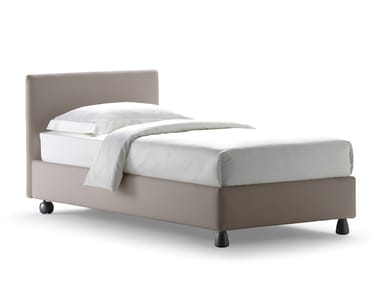 NOTTURNO - Upholstered bed on castors by Flou