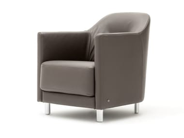 ROLF BENZ 005 ONDA - Leather armchair with armrests by Rolf Benz