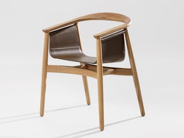 PELLE - Solid wood chair with armrests by Zeitraum