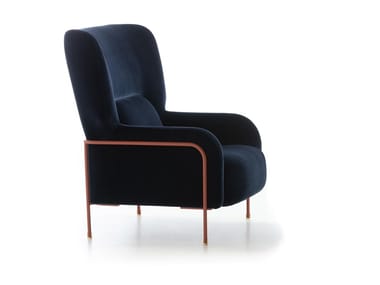 PLATEA - Bergere armchair with armrests by Pianca