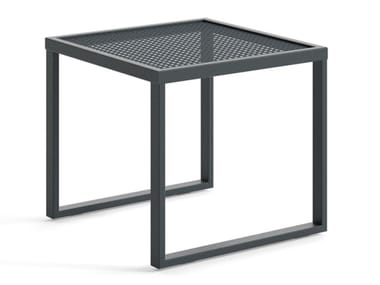 QUBIK - Low square powder coated aluminium garden side table by Atmosphera