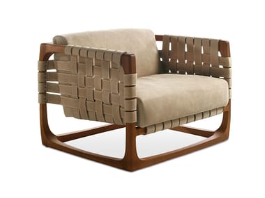 Bungalow - Leather armchair with armrests and wooden structure by Riva 1920