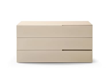 SEGNO - Wooden chest of drawers with integrated handles by Pianca