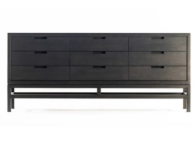 SILENT DRAWER CABINET - Oak chest of drawers with integrated handles by DE PADOVA