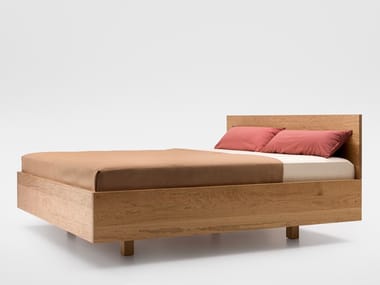 SIMPLE HI BOLD - Solid wood double bed by Zeitraum