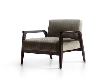 TARSIA - Upholstered easy chair with armrests by Lema