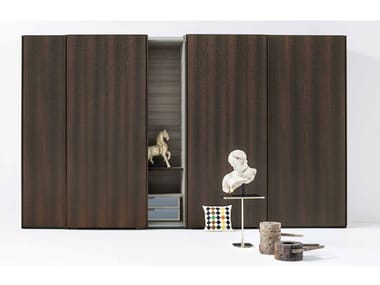 TEXT - Custom wardrobe with sliding doors by Lema