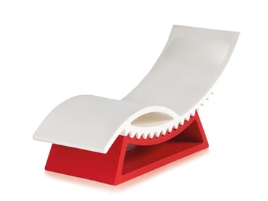 TIC TAC - Polyethylene Chaise longue by Slide