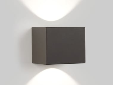 TIGA - LED dimmable metal outdoor wall lamp by Delta Light