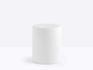 WOW 485 - Low polyethylene stool with light by Pedrali