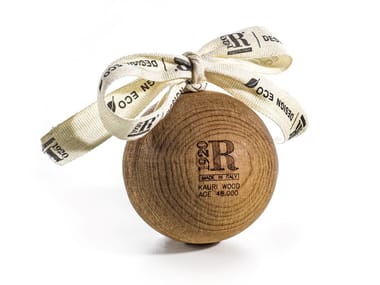 XMAS_BAUBLES - Kauri wood Christmas ornaments by Riva 1920