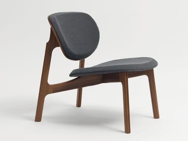 ZENSO LOUNGE - Wooden easy chair by Zeitraum