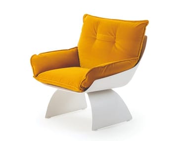 SILHOUETTE - Fabric armchair with armrests by Turri