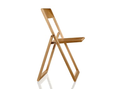 AVIVA - Folding solid wood chair by Magis