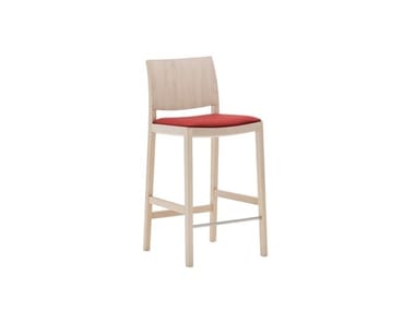 DUOS BQ2759 - High wooden stool with integrated cushion by Andreu World