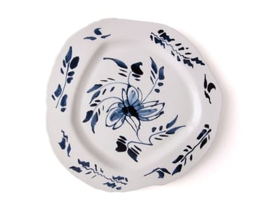 ENGLISH DELFT - Porcelain dinner plate (Request Info)