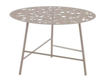 EZOU - Steel garden side table by Ligne Roset