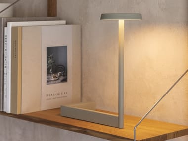 FLAT 5970 - LED metal table lamp by Vibia