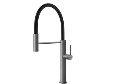 FLESSA HT - Single handle brass kitchen mixer tap with spray by Gessi