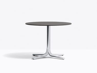 FLUXO 5465 H500 - Round die cast aluminium coffee table with 4-star base by Pedrali