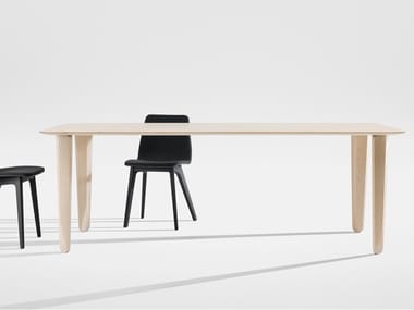 KUYU DINE - Rectangular solid wood dining table by Zeitraum