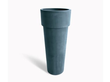 MARCANTONIO MOLESKIN - Round polyethylene garden vase by Serralunga