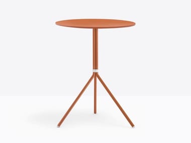 NOLITA 5453 - Round steel table with 3-star base by Pedrali