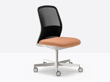 POLAR 3770 - Swivel mesh office chair with castors with 5-Spoke base by Pedrali