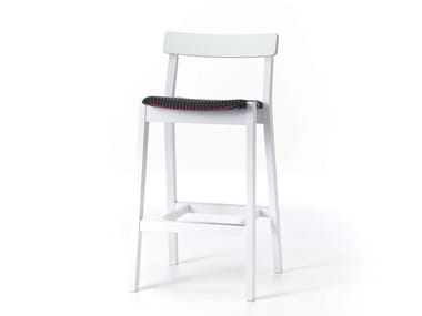 FRAME 06 - High oak stool with footrest by Very Wood