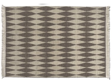 NEYRIZ - Wool rug with geometric shapes by e15