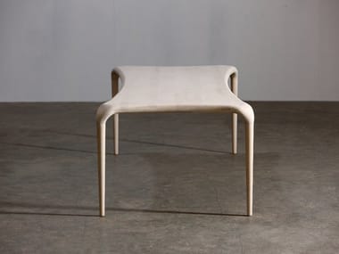 CASTULA - Rectangular solid wood dining table by Artisan