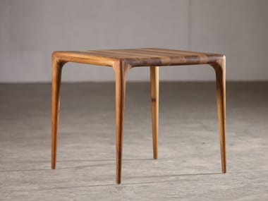LATUS - Square wooden table by Artisan