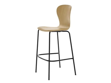 S 220 H - High oak stool with footrest by Thonet