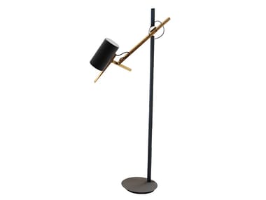 SCANTLING - Metal and wood floor lamp by Marset