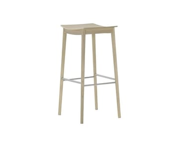 SMILE BQ0329 / BQ0351 - High beech barstool with footrest by Andreu World